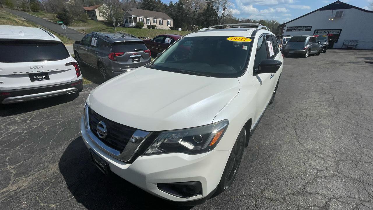 Used 2017 Nissan Pathfinder Platinum w/ Midnight Edition Package AWD/4WD image 15