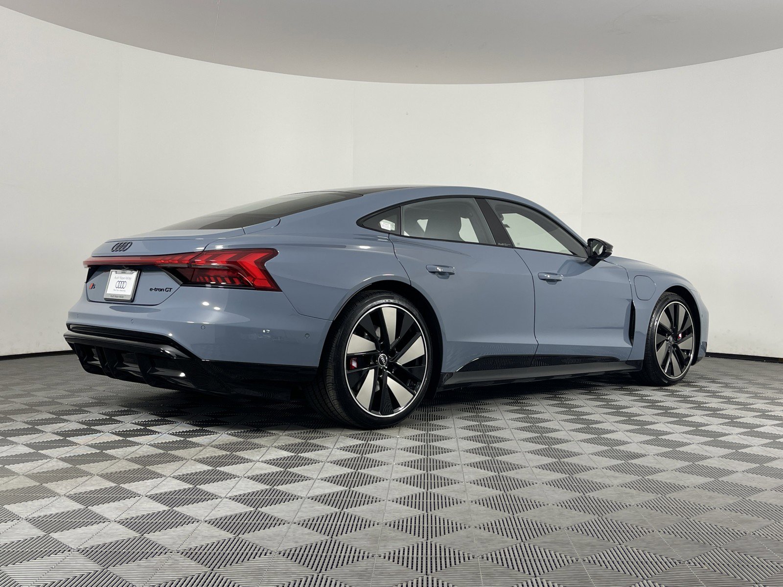 New 2026 Audi S e-tron GT Prestige image 18