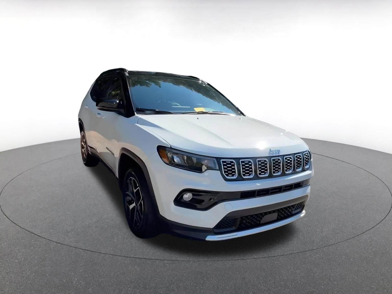 Used 2025 Jeep Compass Limited image 3