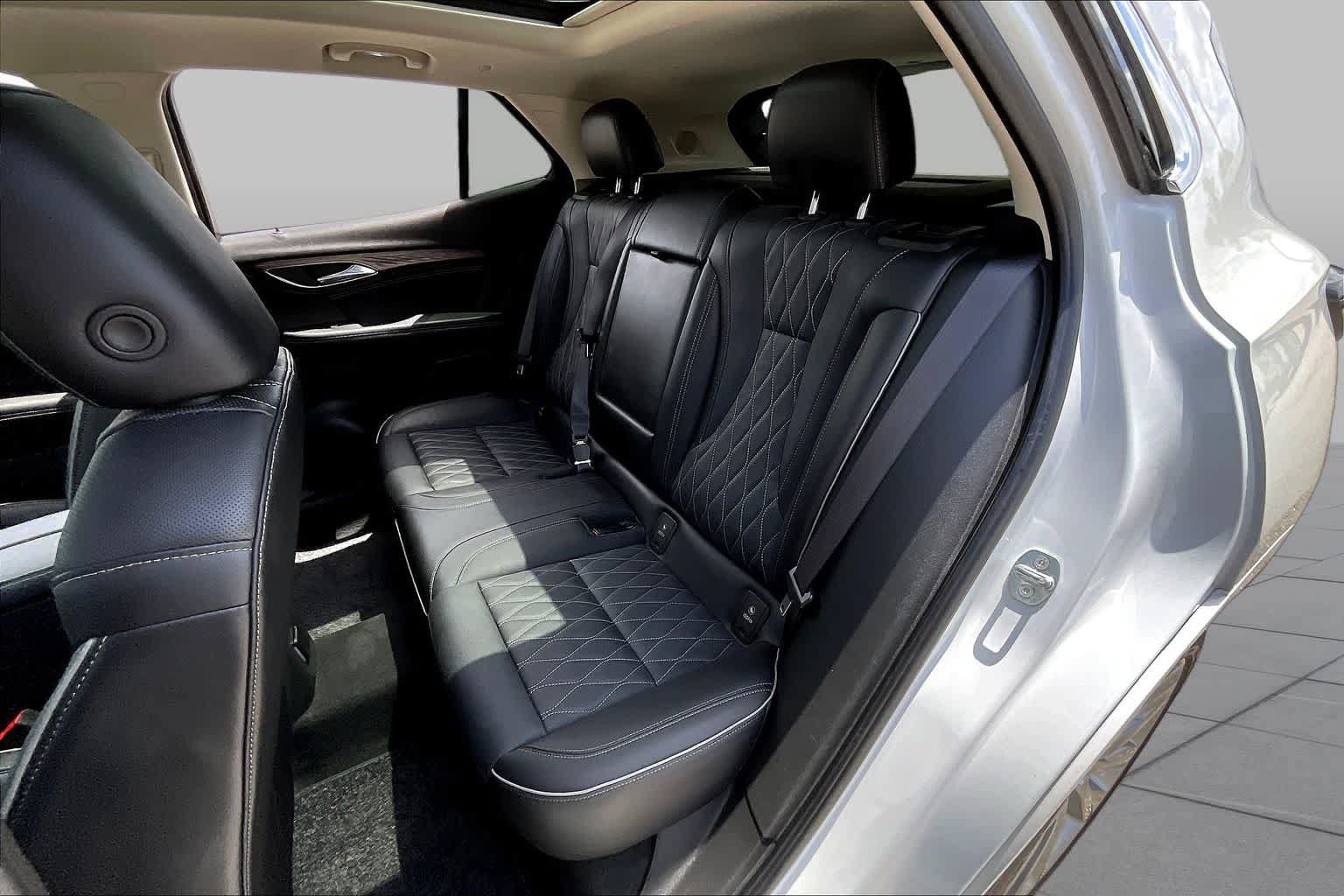 Used 2023 Buick Envision Avenir FWD image 19