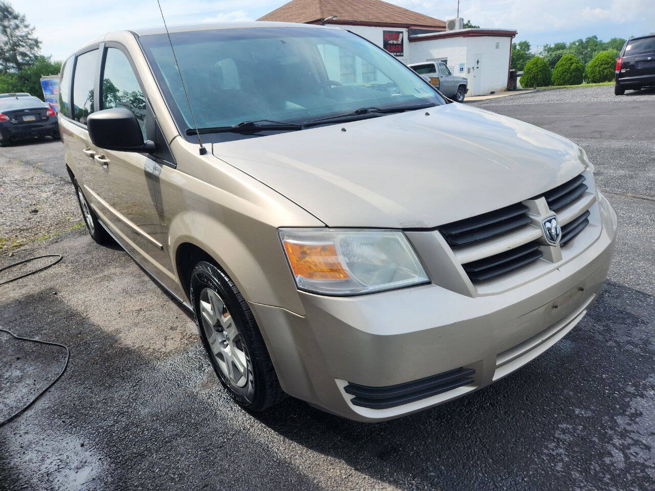 Used 2009 Dodge Grand Caravan SE w/ Climate Group FWD image 3
