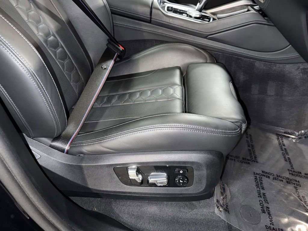 Used 2025 BMW X5 M Competition w/ Executive Package image 15