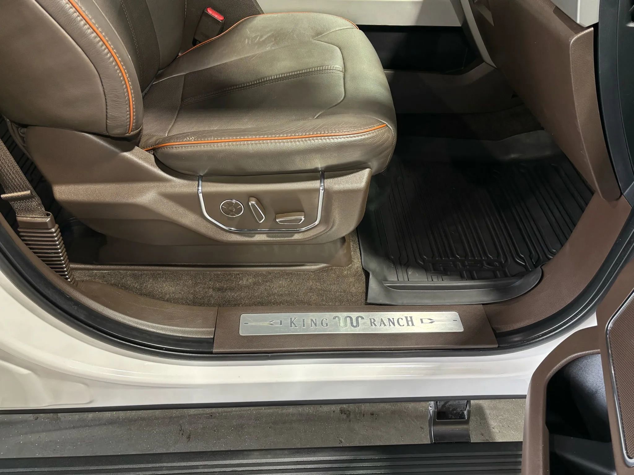 Used 2016 Ford F150 King Ranch w/ Equipment Group 601A Luxury image 20