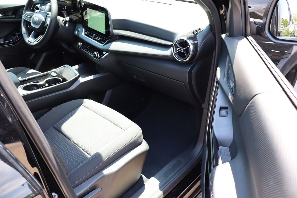 Used 2025 Chevrolet Equinox LT FWD image 40