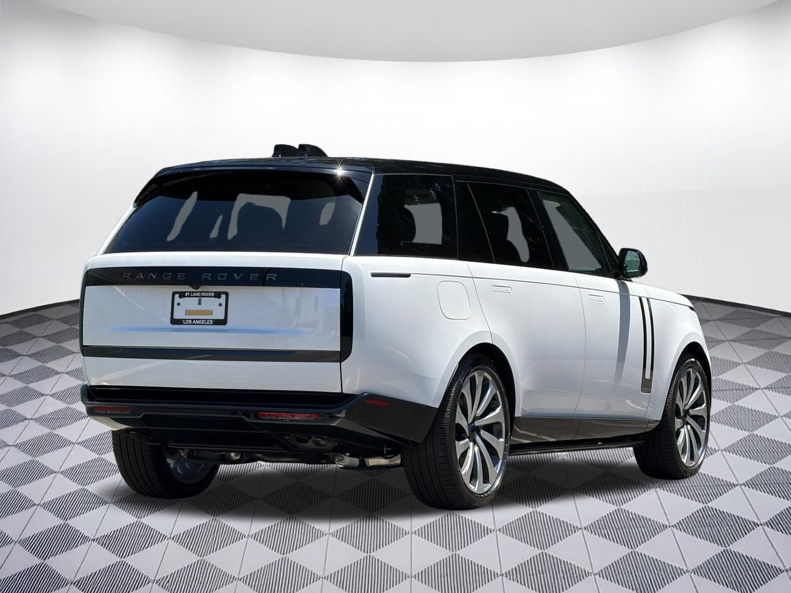 New 2026 Land Rover Range Rover Long Wheelbase SE AWD/4WD image 8