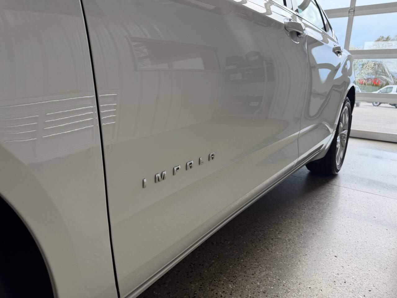 Used 2019 Chevrolet Impala LT w/ LT Leather Package FWD image 3