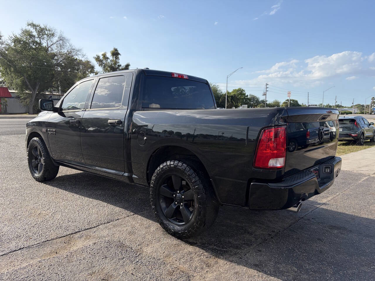 Used 2017 RAM 1500 Express w/ Express Value Package image 7