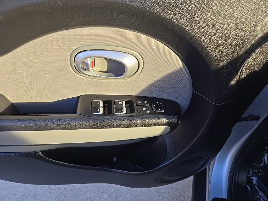 Used 2018 Kia Soul image 36