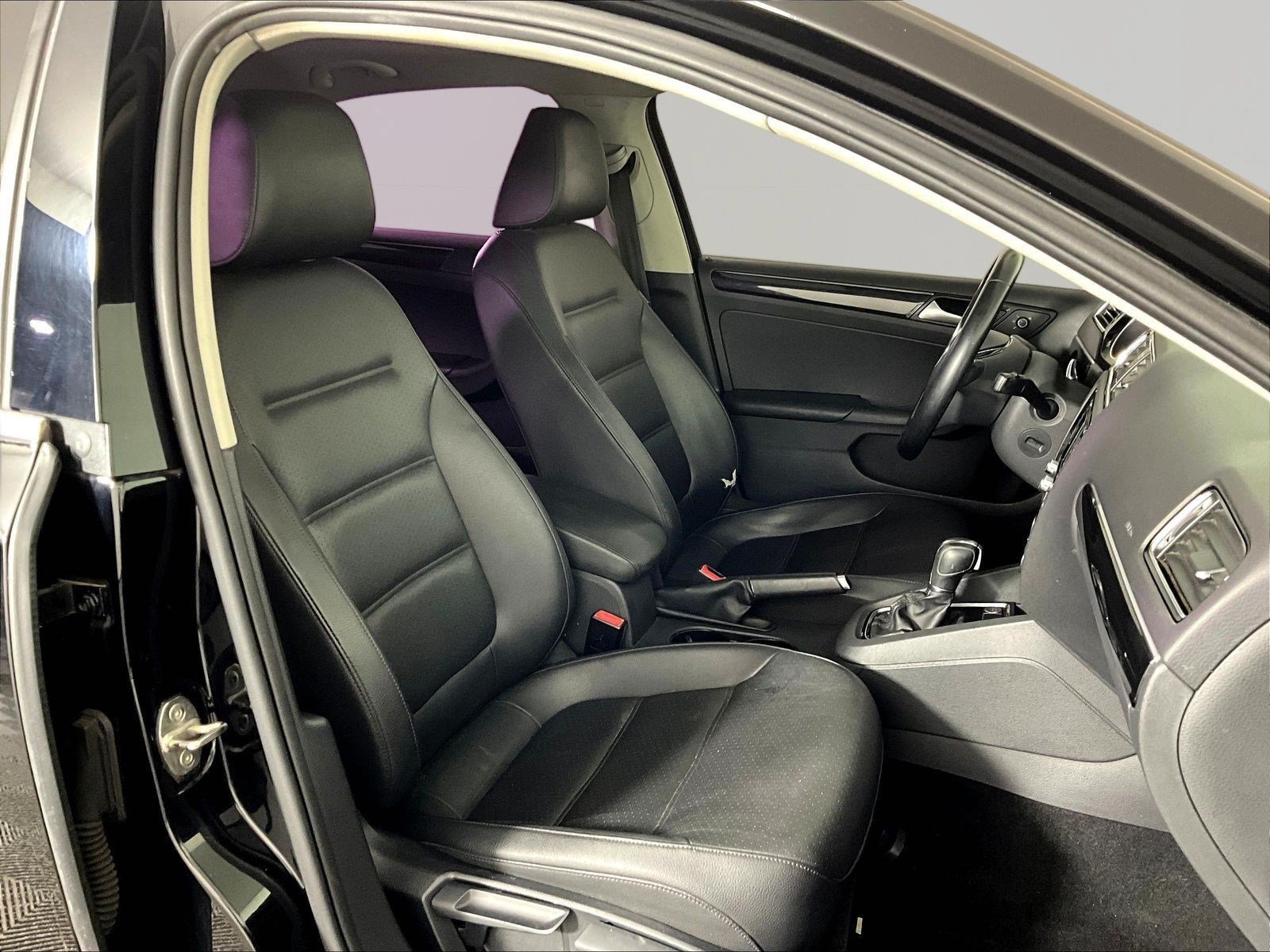 Used 2017 Volkswagen Jetta SEL FWD image 29