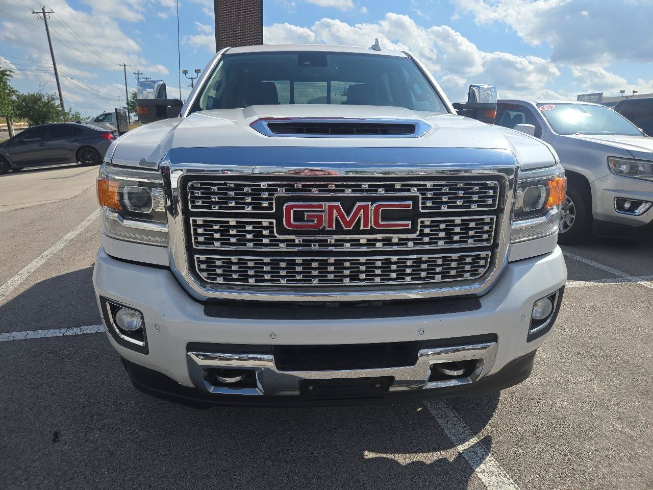 Used 2018 GMC Sierra 2500 Denali w/ Duramax Plus Package AWD/4WD image 2