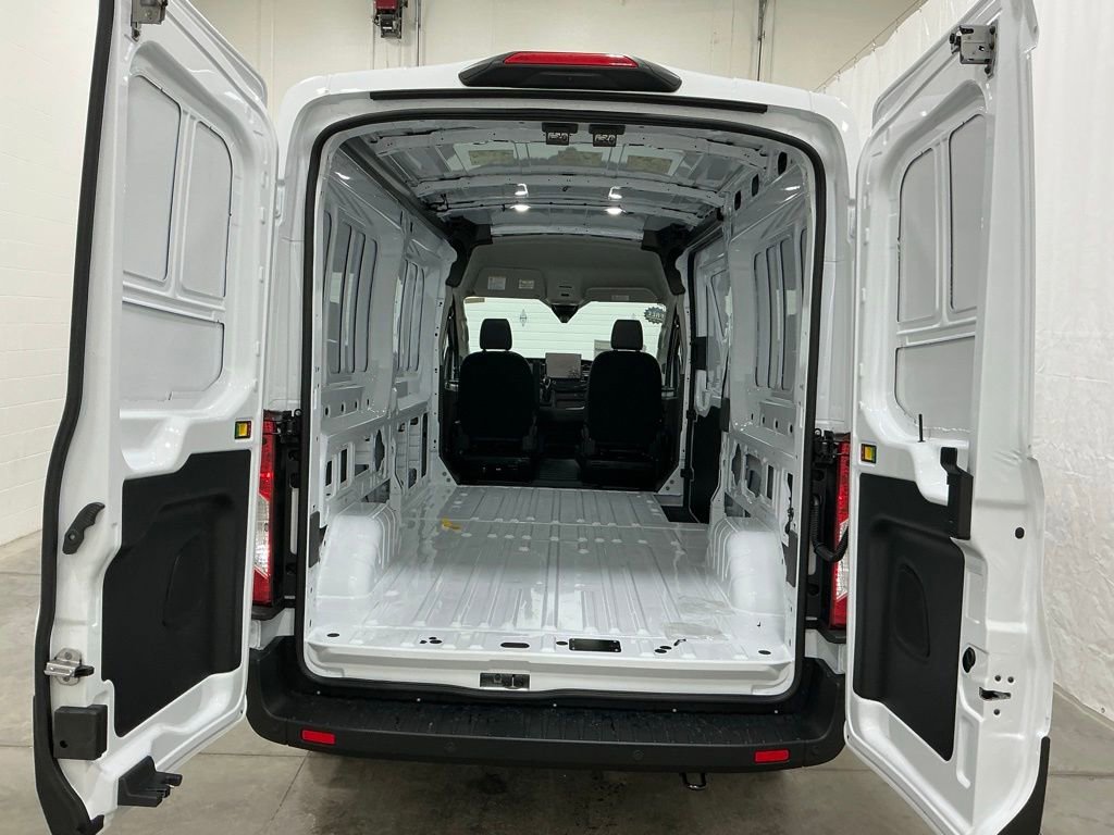 New 2026 Ford Transit 250 148 Medium Roof RWD image 20