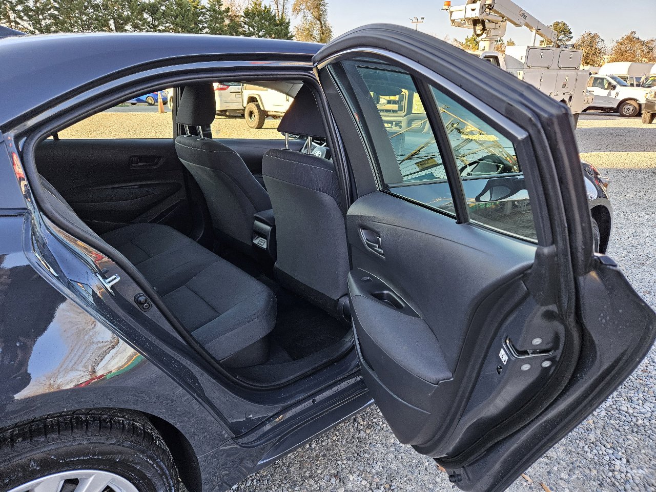 Used 2024 Toyota Corolla LE w/ LE Convenience Package image 23