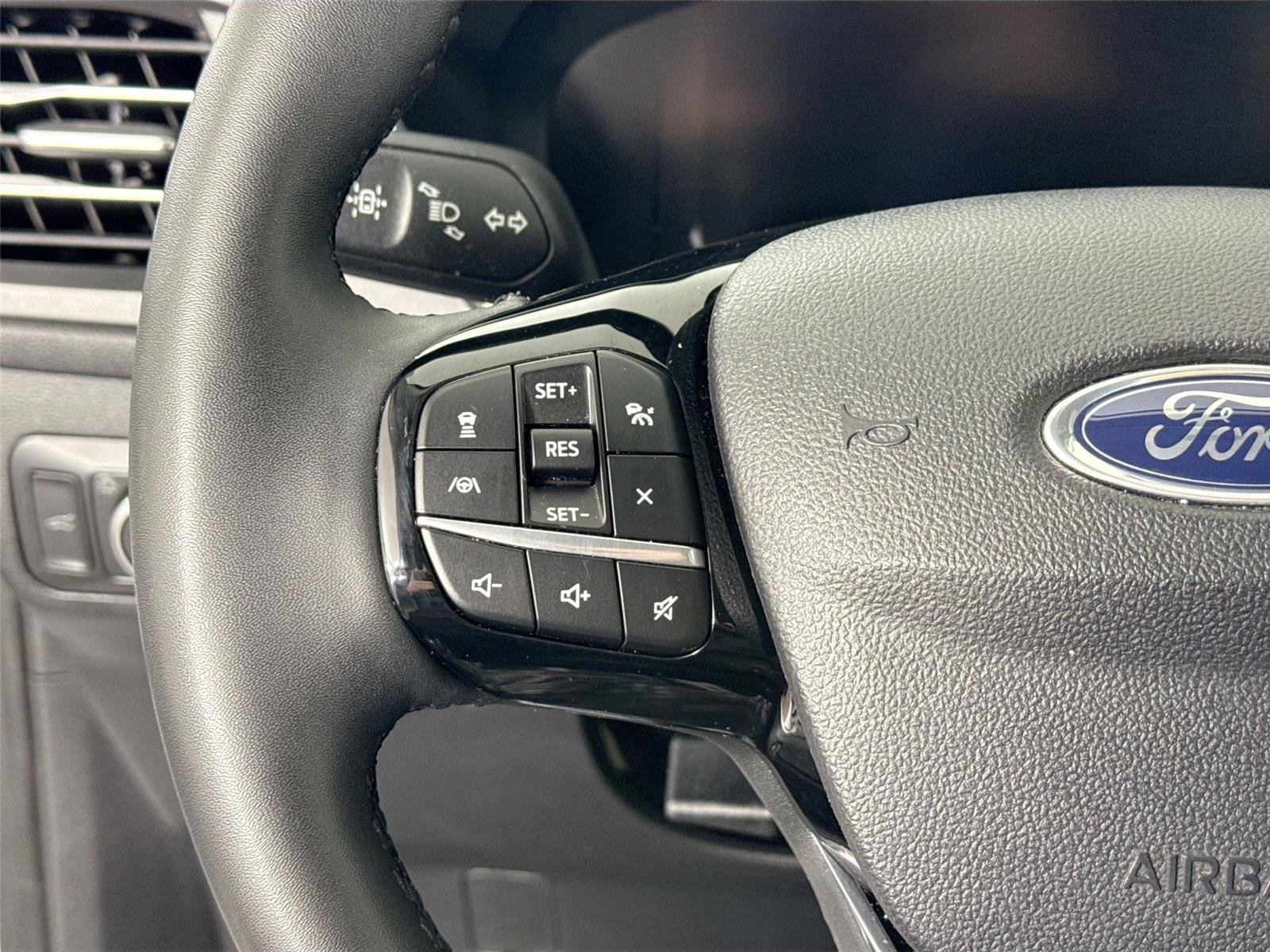 Used 2022 Ford Escape SEL w/ Technology Package image 18