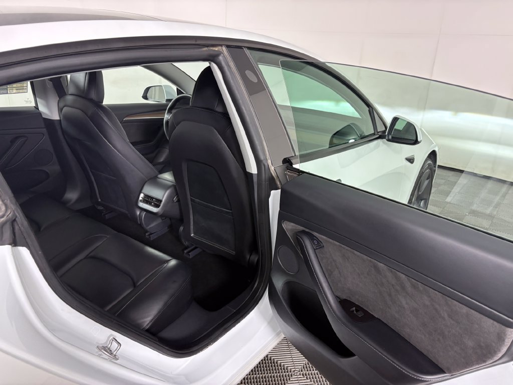 Used 2022 Tesla Model 3 Long Range AWD/4WD image 30