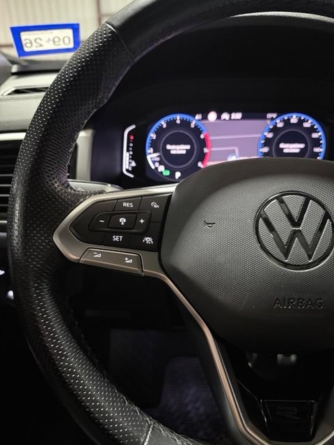 Used 2021 Volkswagen Atlas Cross Sport SEL R-Line w/ Luggage Net & Mats Package FWD image 25