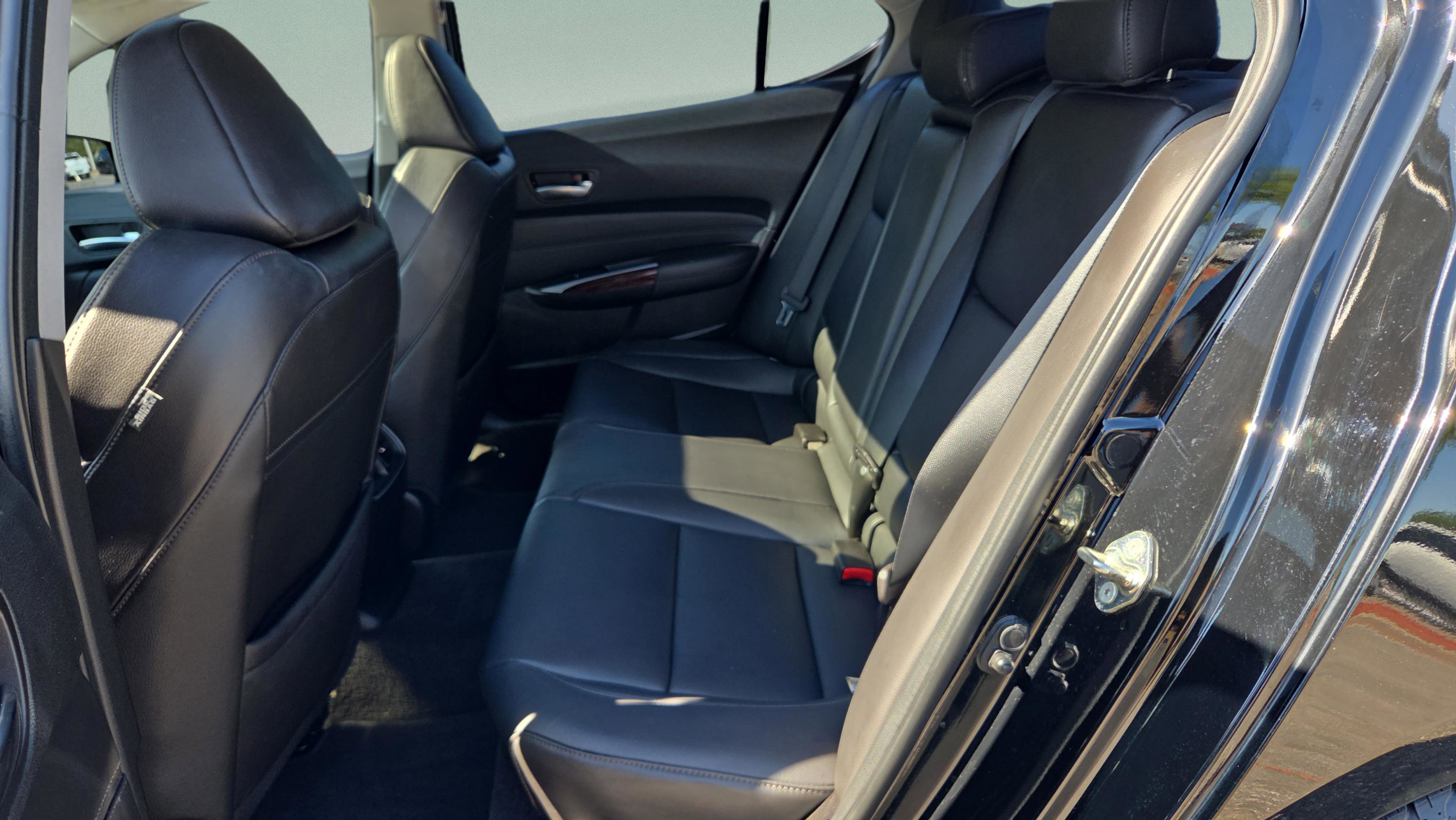 Used 2017 Acura TLX FWD image 10