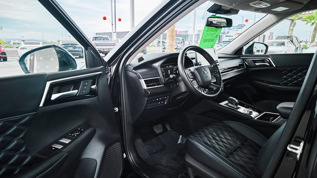 Used 2023 Mitsubishi Outlander SEL AWD/4WD image 15
