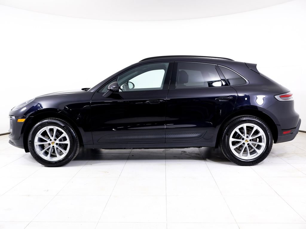 Certified 2024 Porsche Macan w/ Premium Plus Package image 2