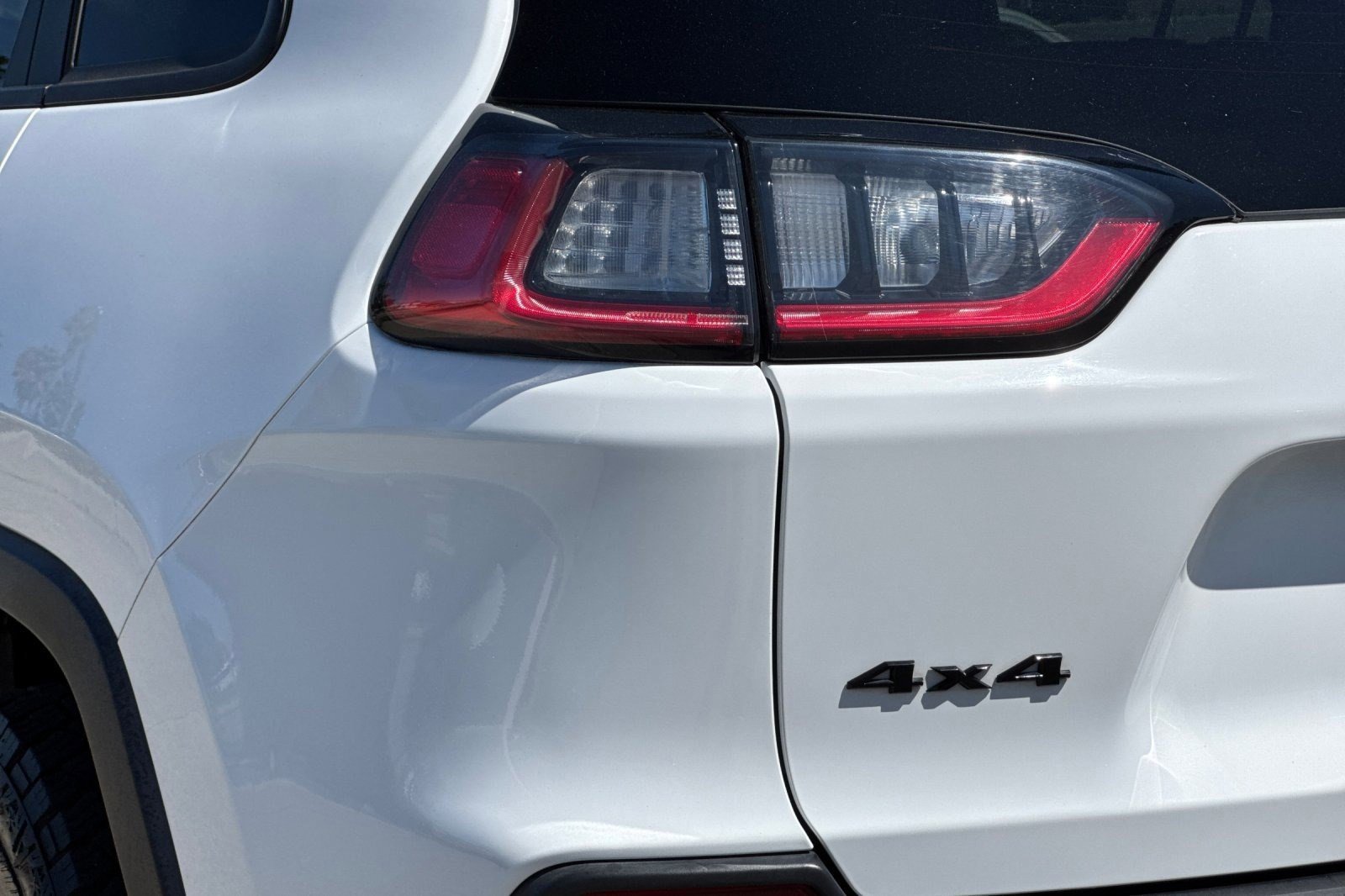 Used 2020 Jeep Cherokee Latitude Plus image 11