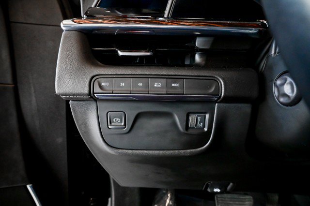 Used 2023 Cadillac Escalade ESV Premium Luxury image 46