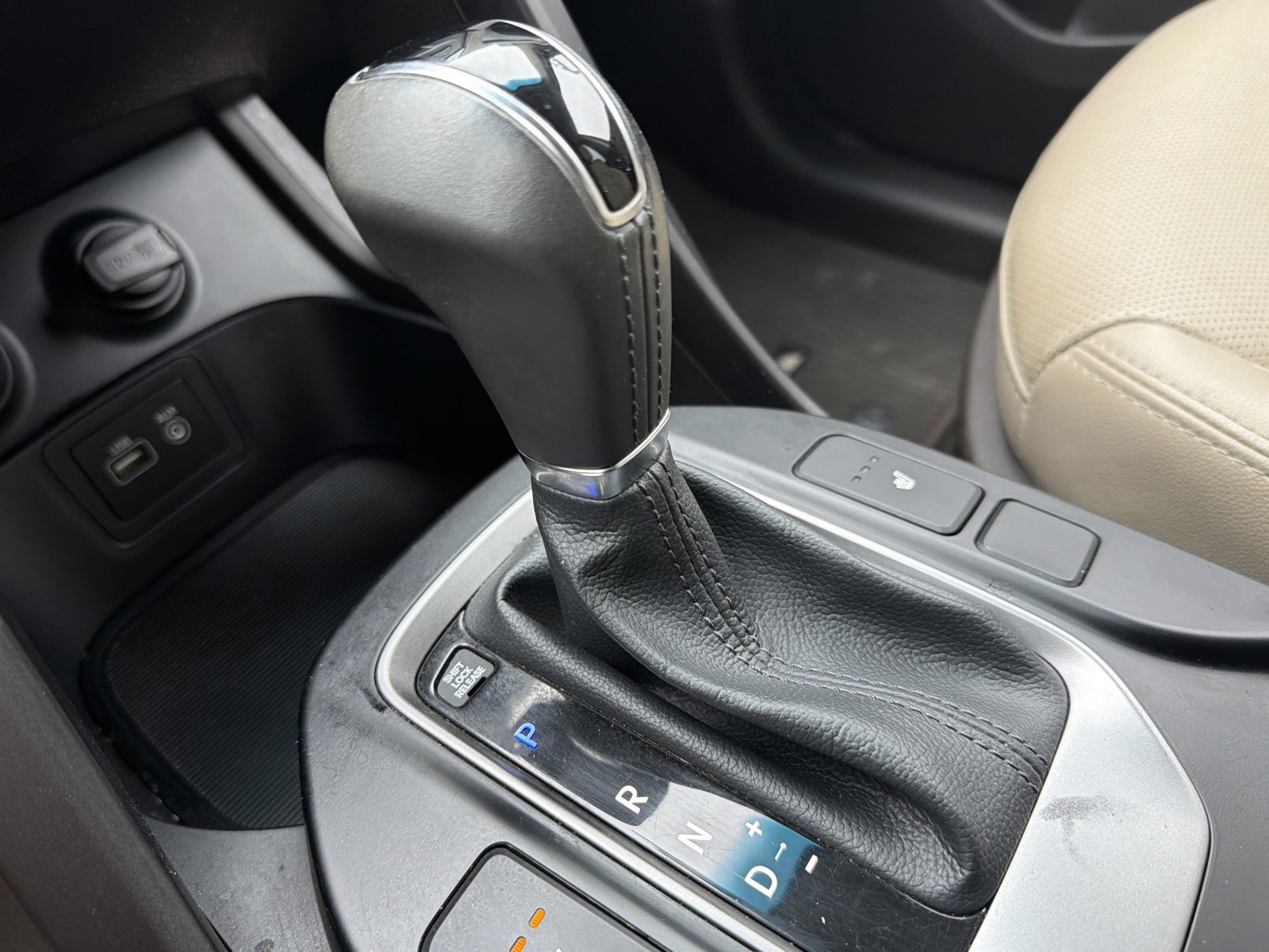 Used 2017 Hyundai Santa Fe Sport image 14