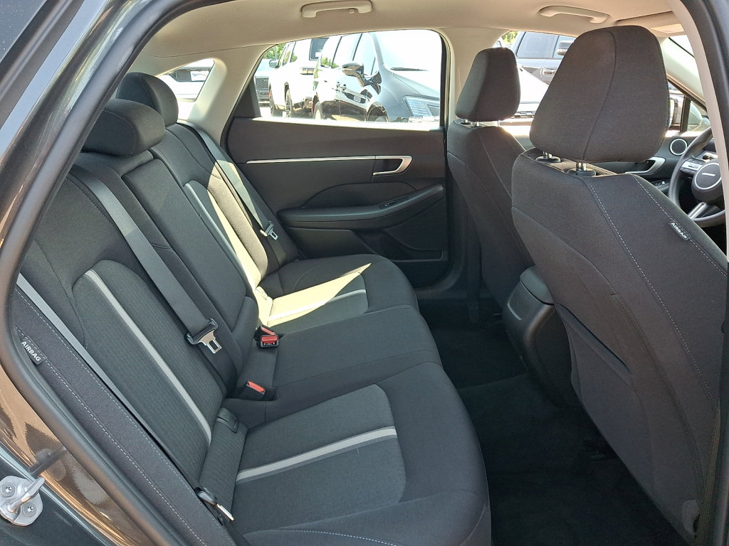 Used 2025 Hyundai Sonata SEL FWD image 15