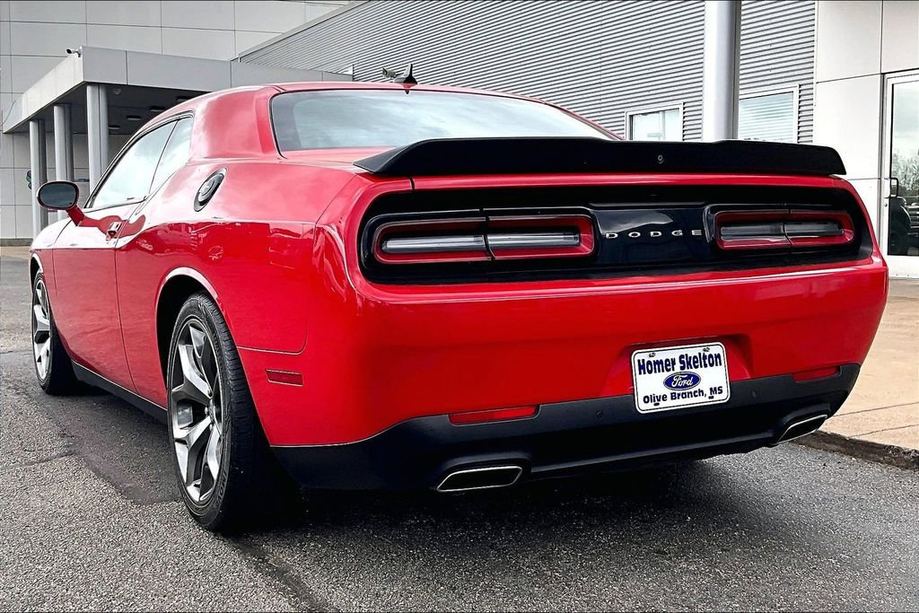 Used 2015 Dodge Challenger SXT Plus w/ Sound Group II image 3