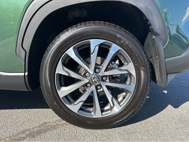 Used 2022 Toyota Corolla Cross XLE w/ Convenience Package image 39