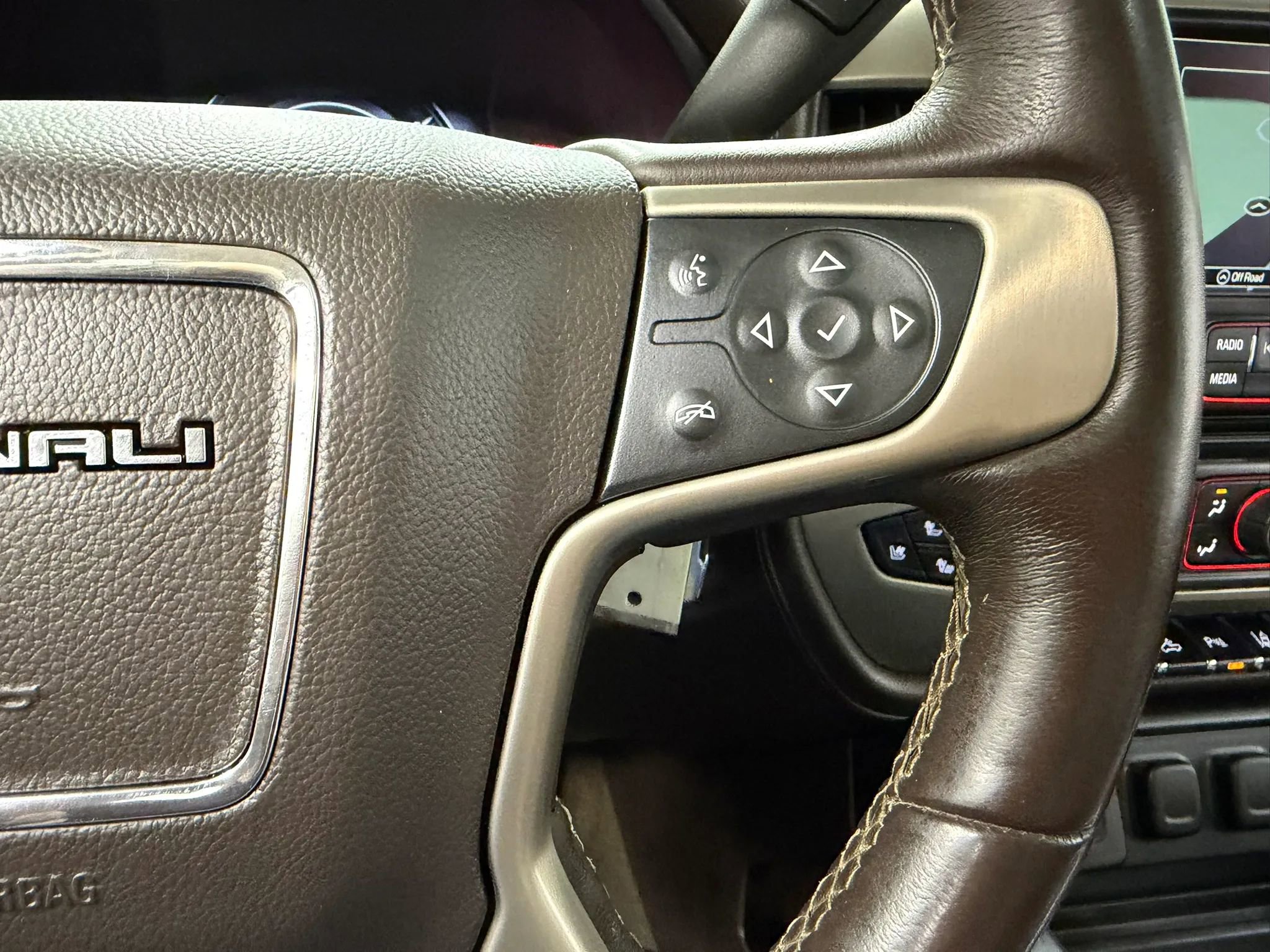 Used 2016 GMC Sierra 3500 Denali w/ Duramax Plus Package AWD/4WD image 30