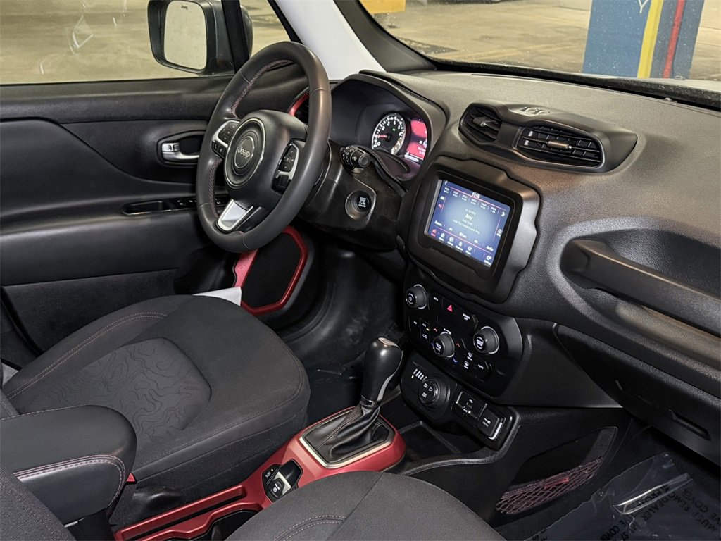 Used 2020 Jeep Renegade Trailhawk image 9