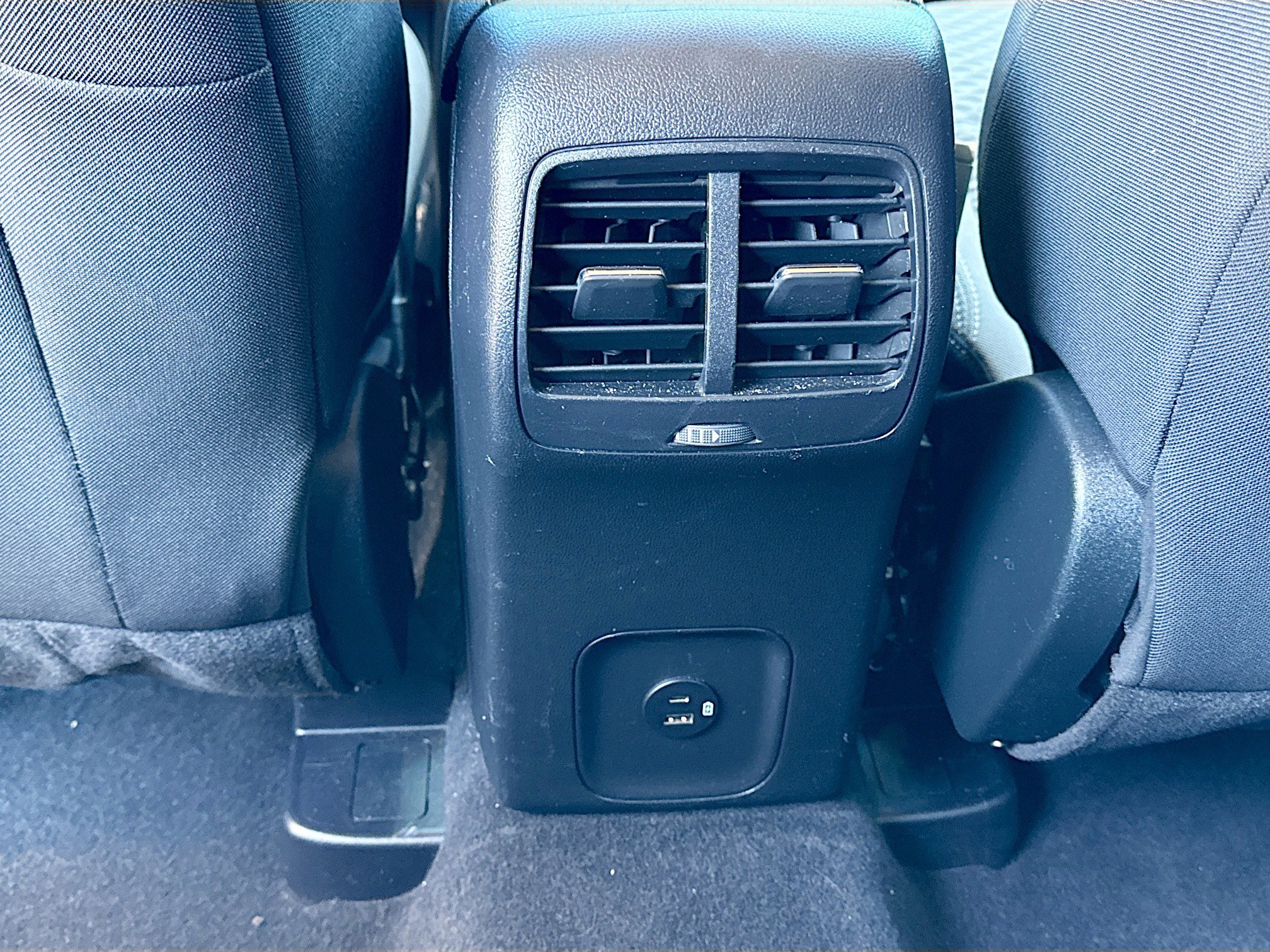 Used 2020 Ford Escape SE Sport image 19