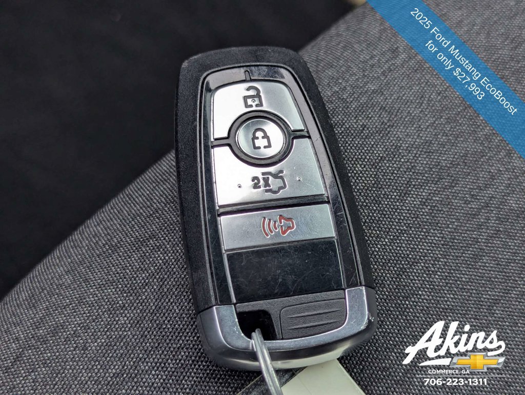 Used 2025 Ford Mustang Coupe RWD image 27