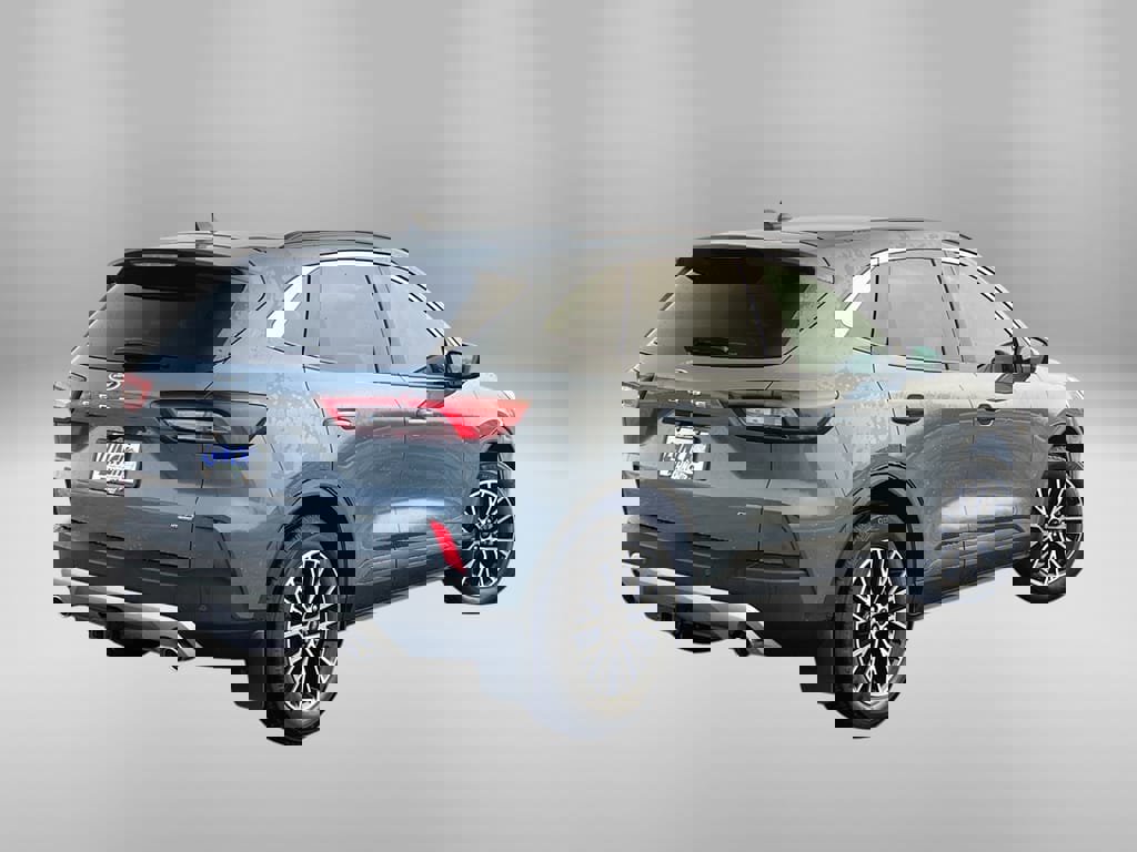 Used 2023 Ford Escape SE w/ Class II Trailer Tow Package image 4