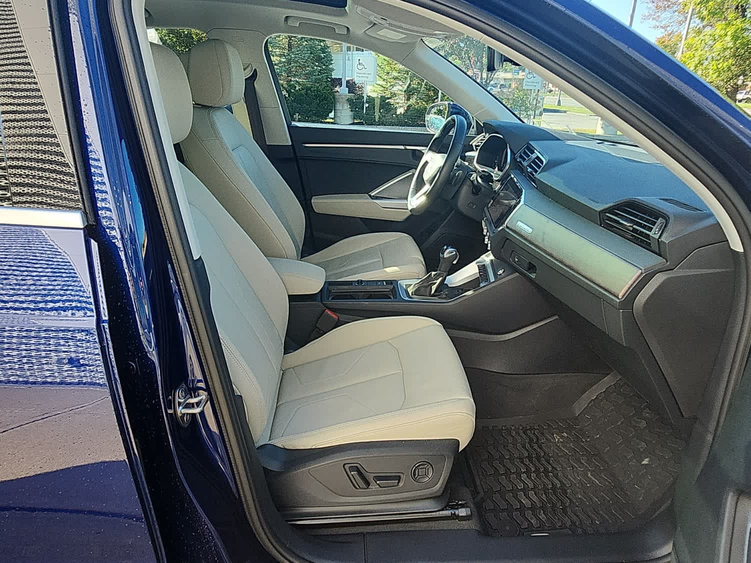 Certified 2024 Audi Q3 2.0T Premium Plus AWD/4WD image 21