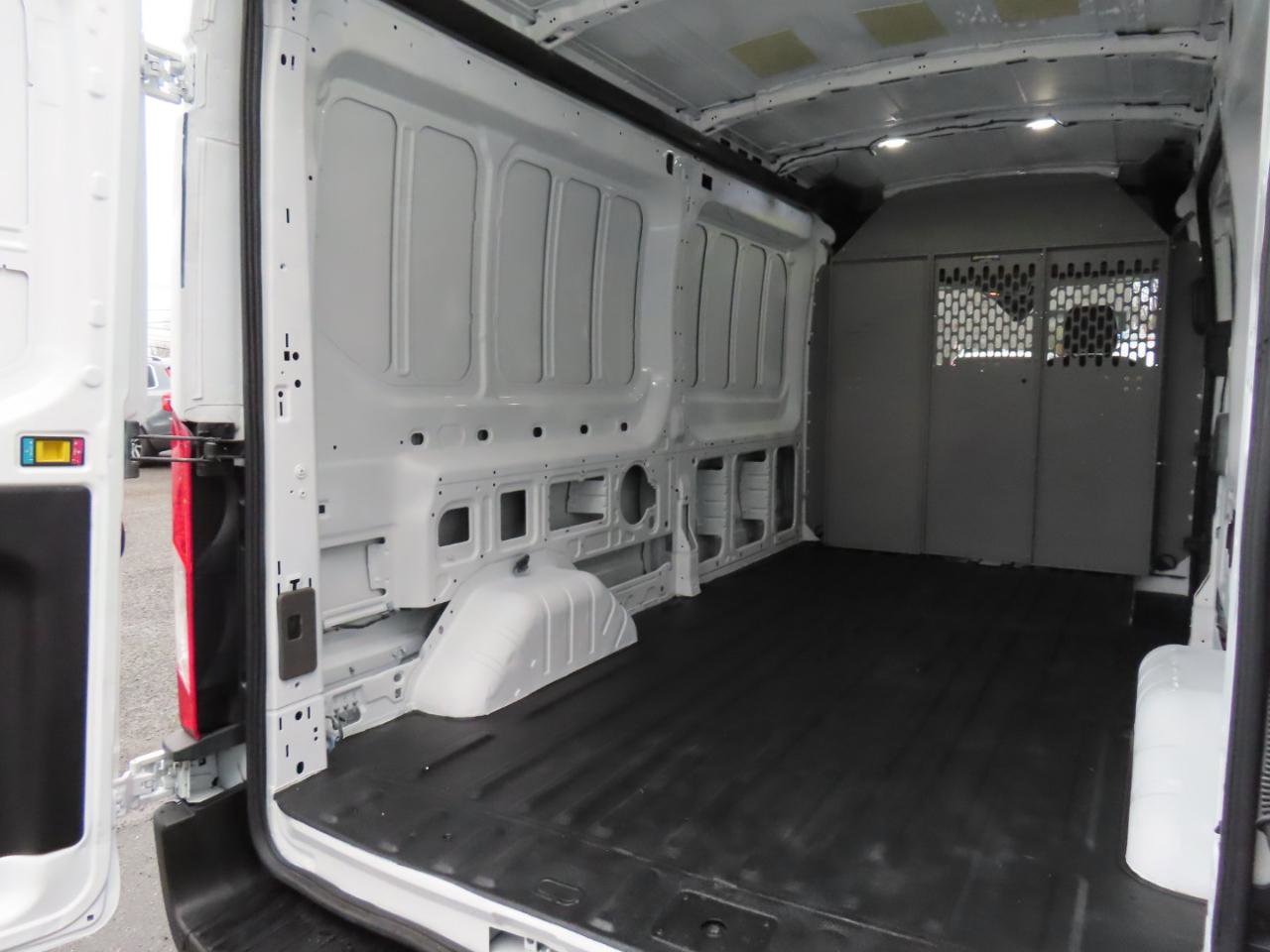 Used 2020 Ford Transit 250 Medium Roof image 10