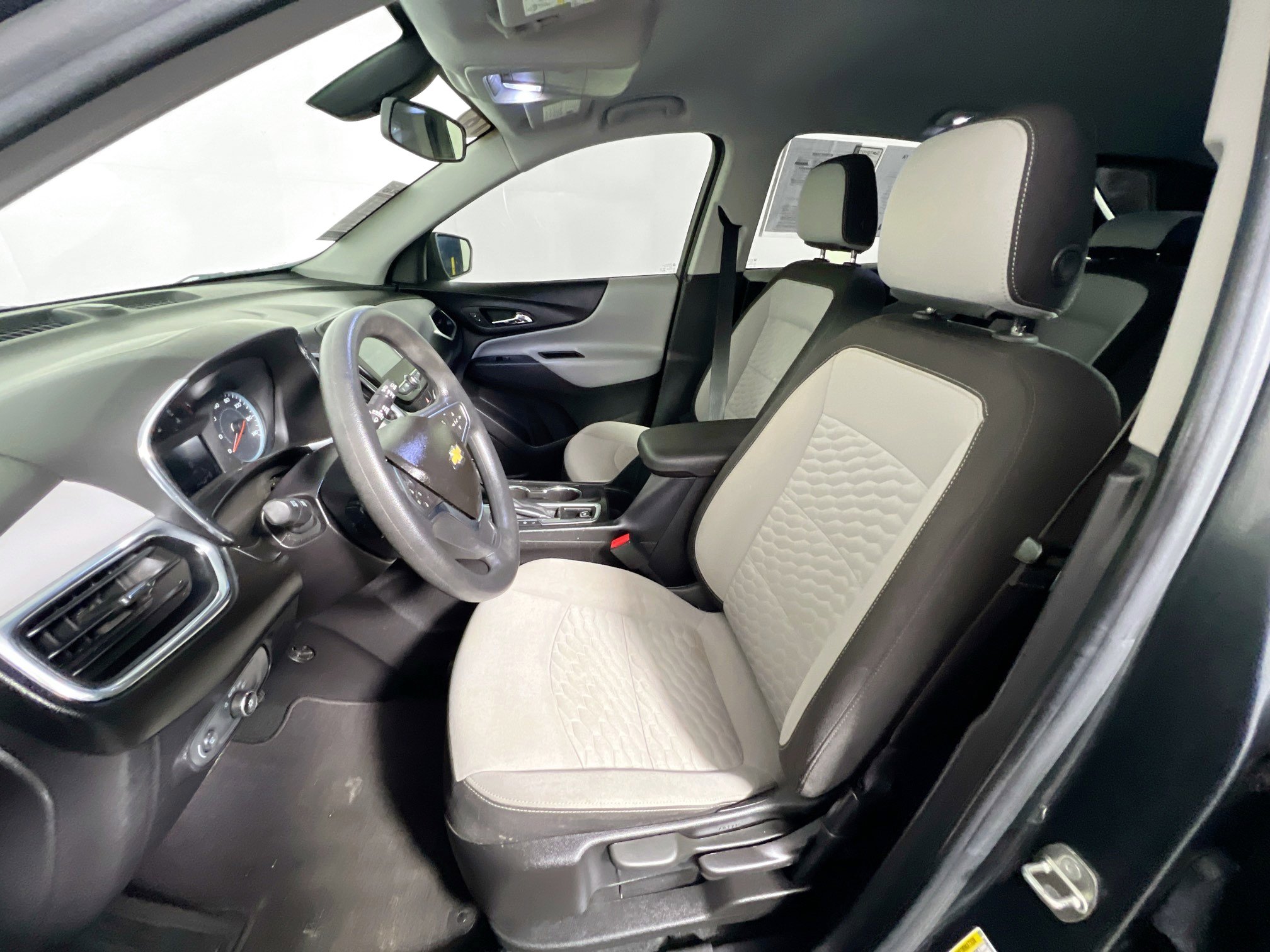 Used 2018 Chevrolet Equinox LS image 13