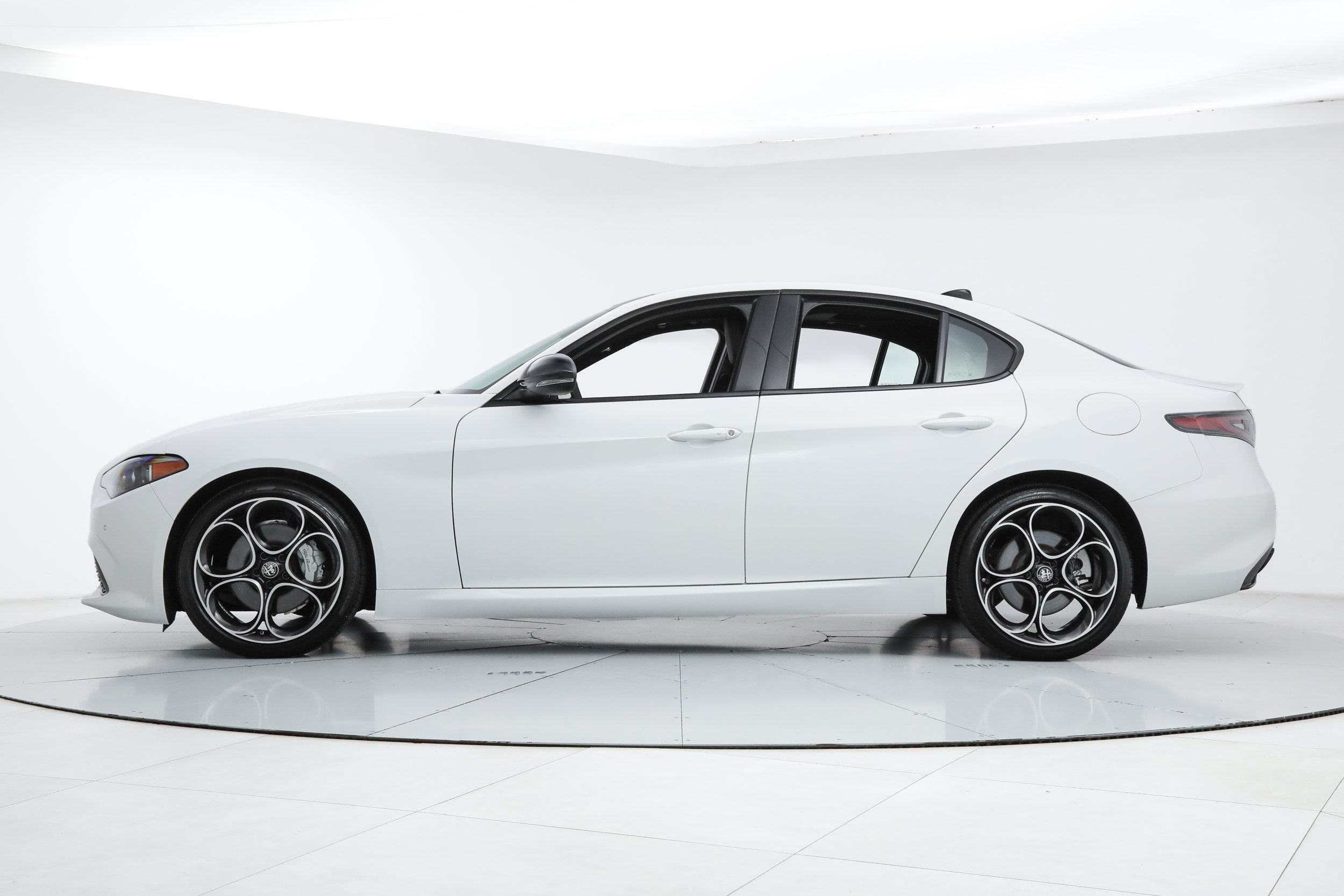 New 2025 Alfa Romeo Giulia w/ Driving Assist Package RWD image 2