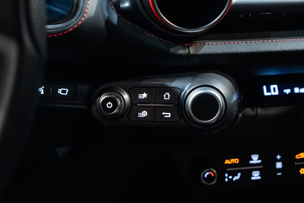 Used 2020 Ferrari 812 Superfast RWD image 39