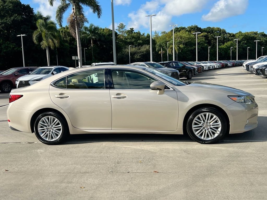 Used 2015 Lexus ES 350 w/ Luxury Package FWD image 8