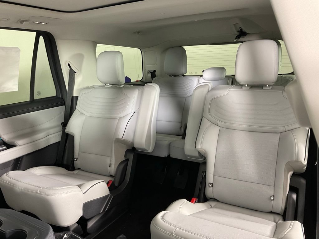 New 2027 Ford Expedition Platinum w/ Platinum Ultimate Package AWD/4WD image 16