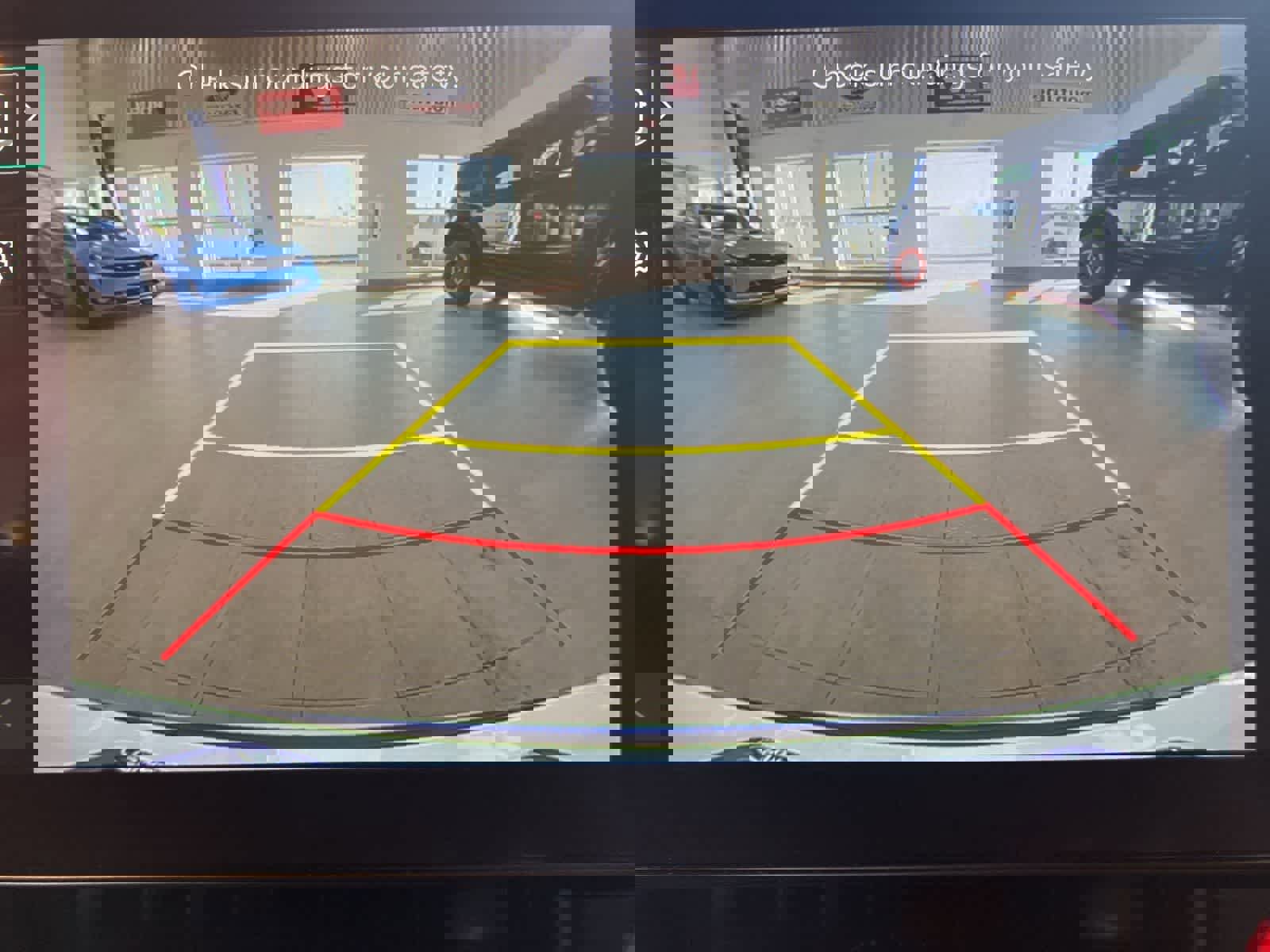 Used 2025 Kia Carnival EX image 20