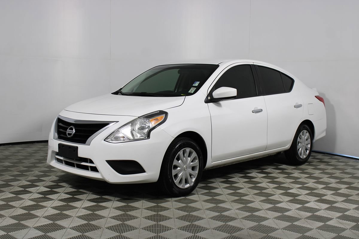 Used 2019 Nissan Versa SV FWD image 3