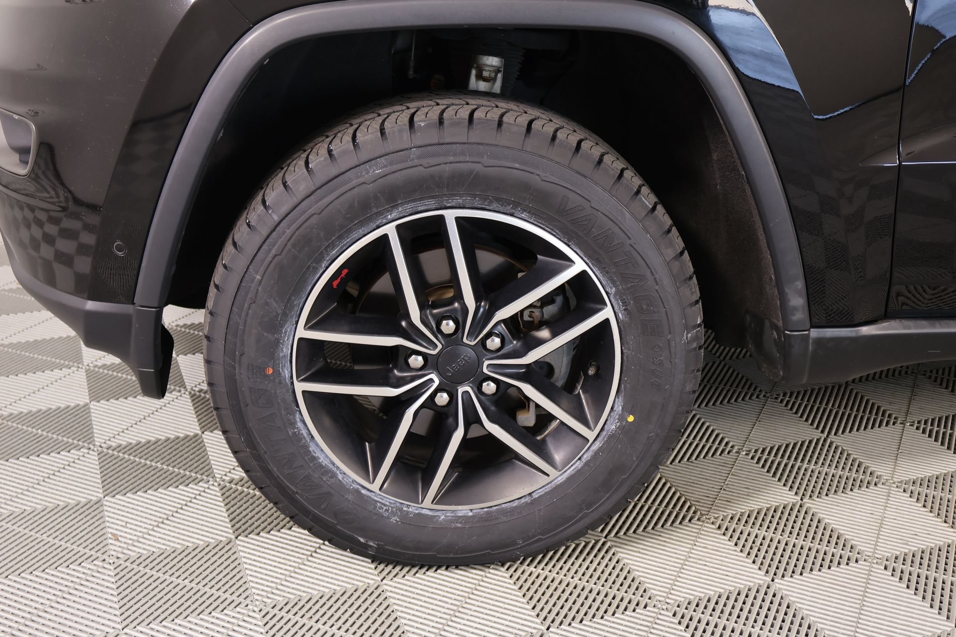Used 2019 Jeep Grand Cherokee Trailhawk w/ Trailhawk Luxury Group AWD/4WD image 19