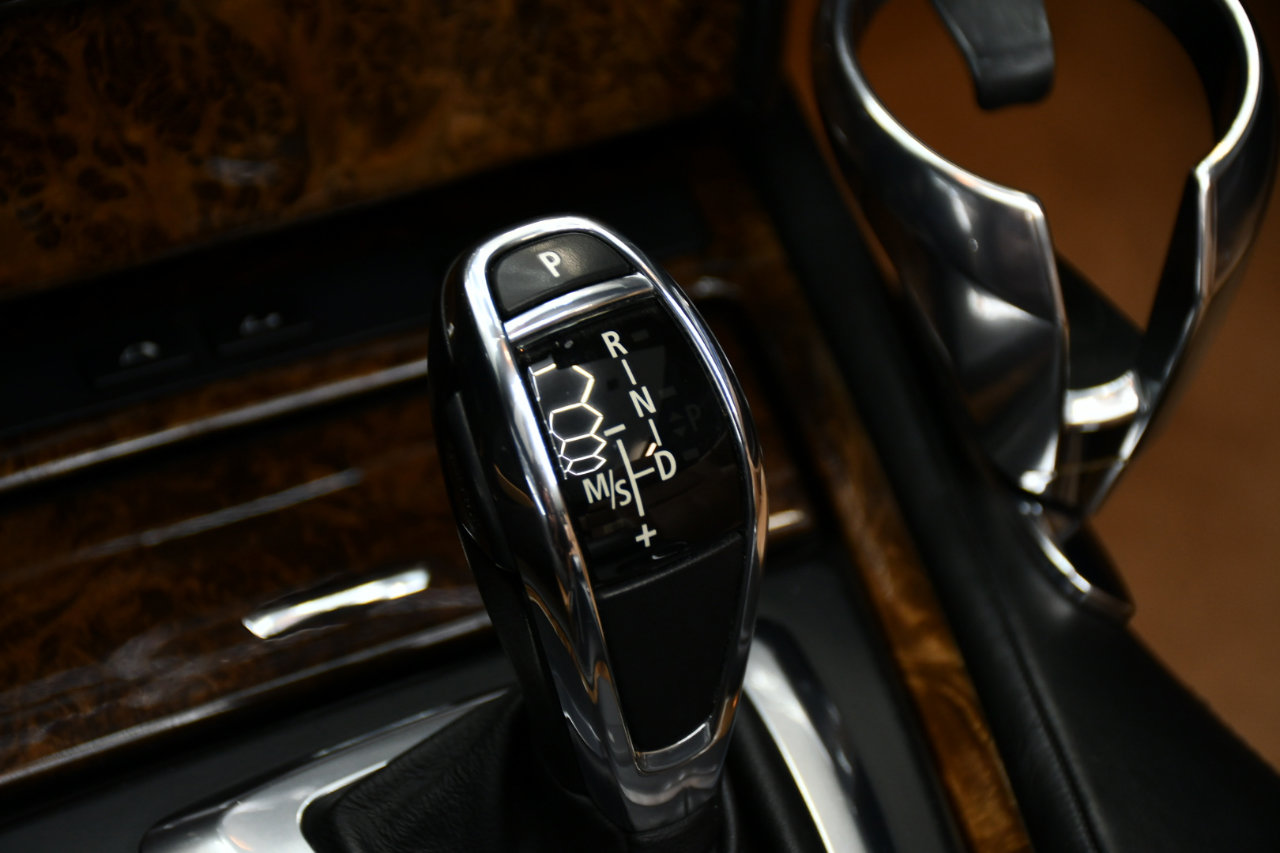 Used 2010 BMW 650i Convertible image 23