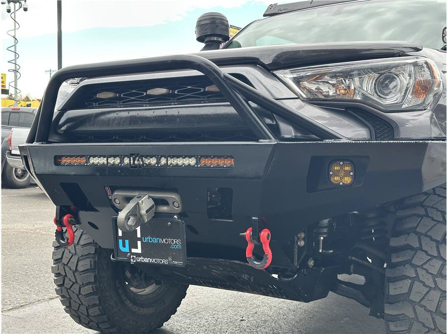 Used 2018 Toyota 4Runner TRD Off-Road AWD/4WD image 34