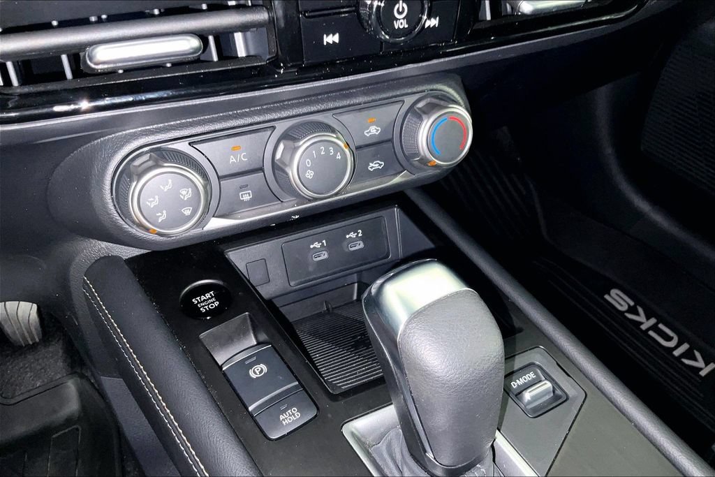 Certified 2025 Nissan Kicks SV AWD/4WD image 27