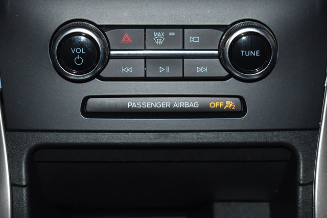 Used 2024 Ford Edge SEL AWD/4WD image 16