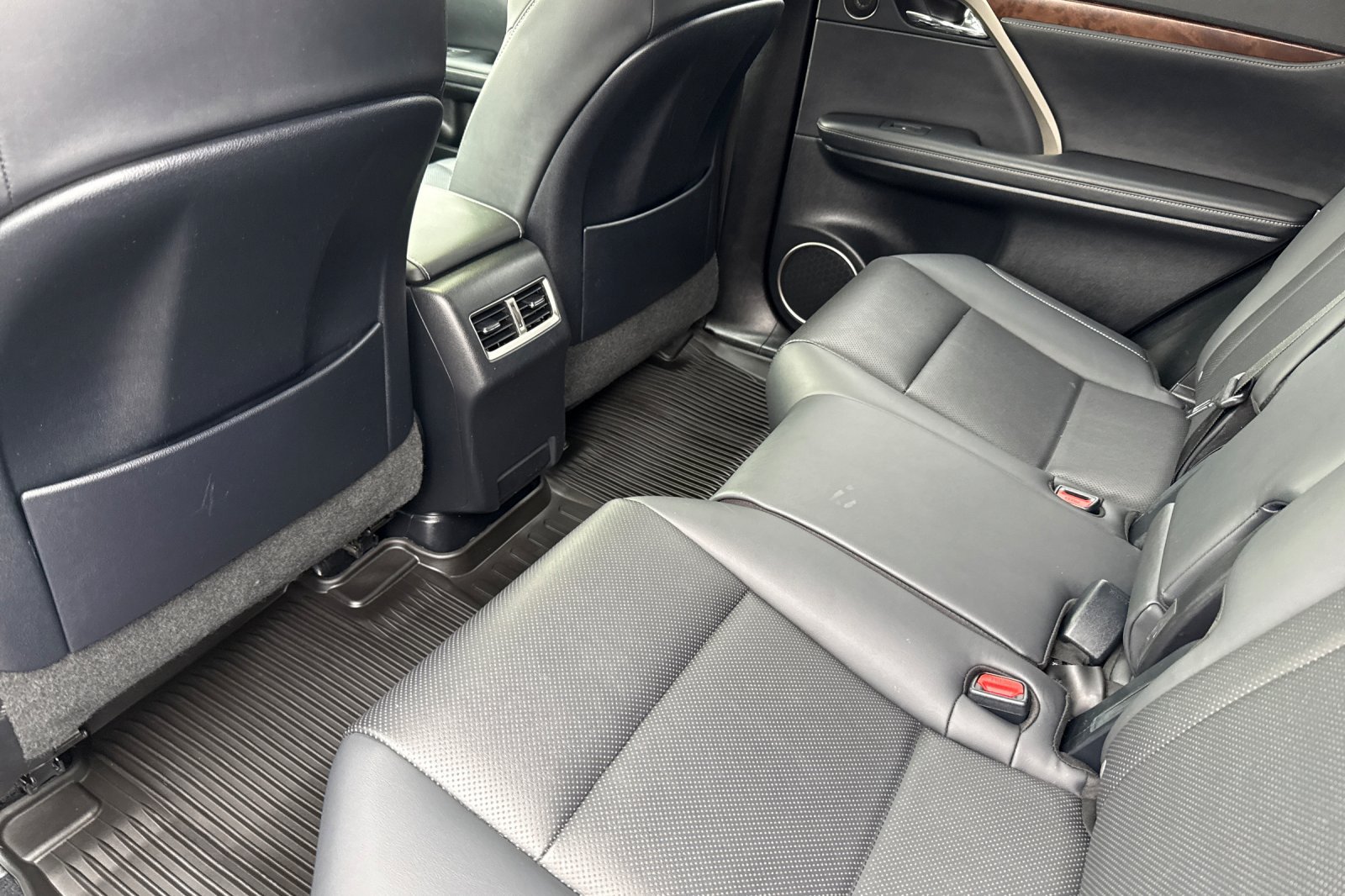 Used 2022 Lexus RX 350L Premium w/ Premium Package AWD/4WD image 12
