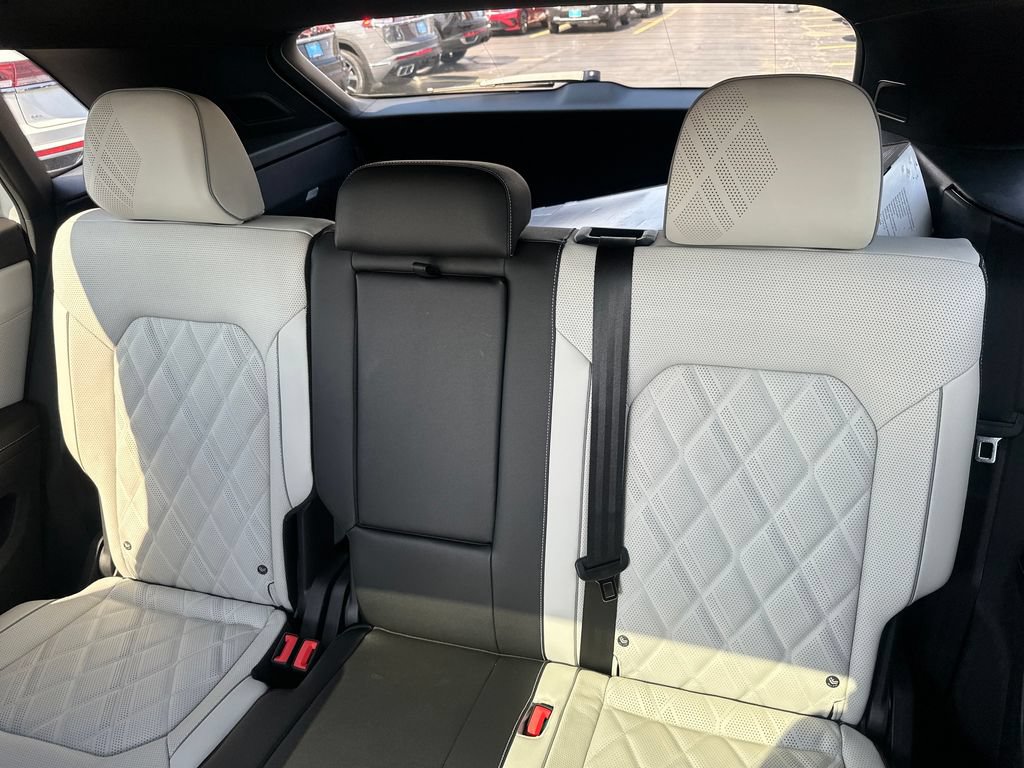 New 2026 Volkswagen Atlas Cross Sport SEL Premium R-Line AWD/4WD image 26