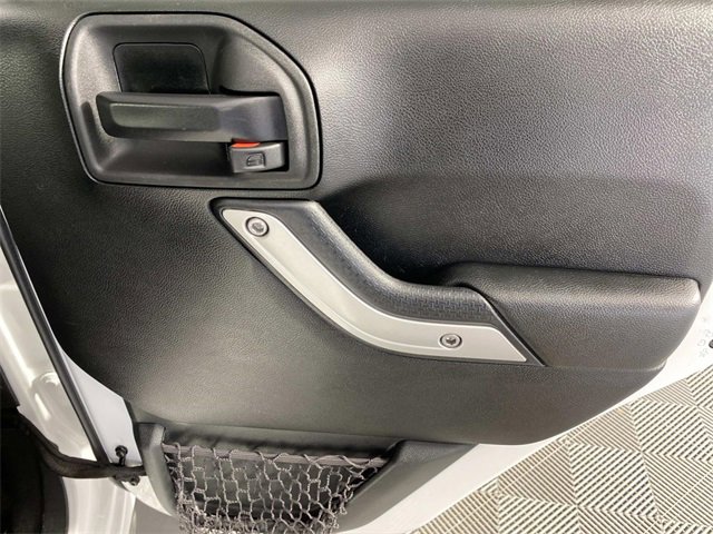 Used 2018 Jeep Wrangler Unlimited Sahara w/ Connectivity Group image 23